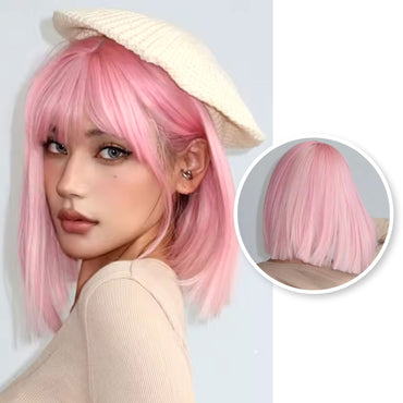 Licht Roze Pruik Kort - 35 cm Pruik Sassy Goods