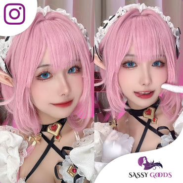 Licht Roze Pruik Kort - 35 cm Pruik Sassy Goods