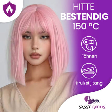 Licht Roze Pruik Kort - 35 cm Pruik Sassy Goods