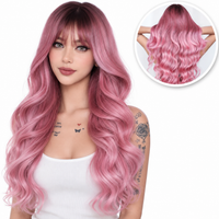 Prachtige roze pruik met pony - 65 cm