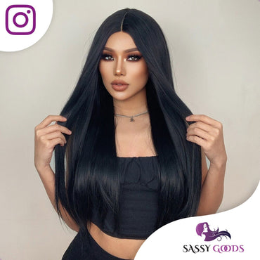 Zwarte Front Lace Wig Steil Pruik Sassy Goods 
